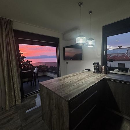 Golden Sunset Apartment Njivice Luaran gambar