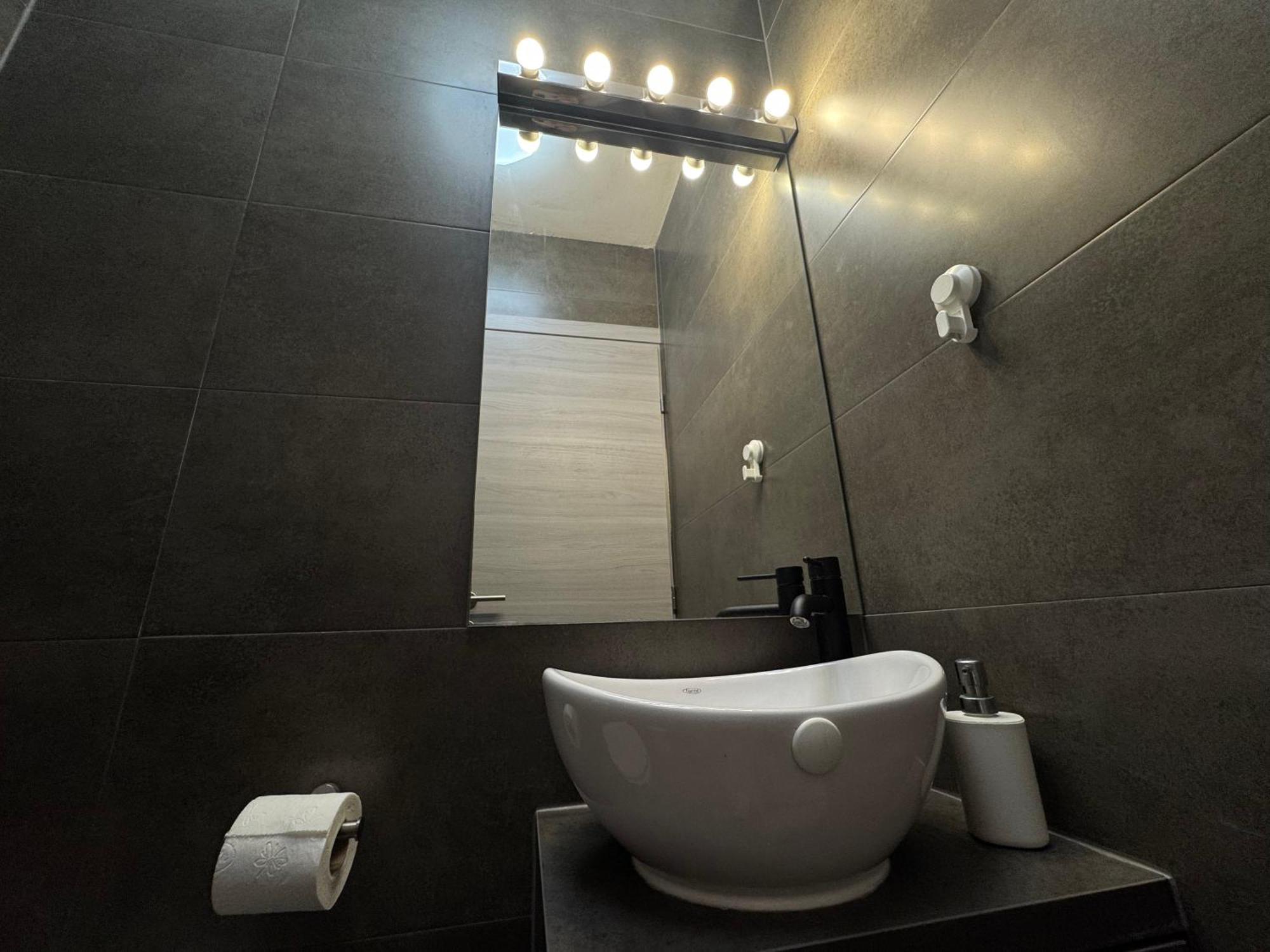 Golden Sunset Apartment Njivice Luaran gambar