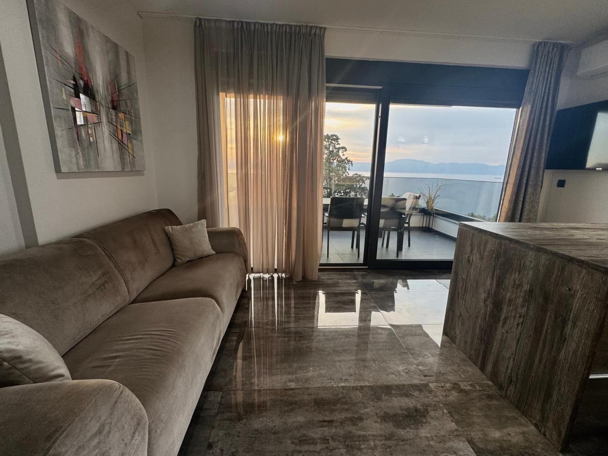Golden Sunset Apartment Njivice Luaran gambar