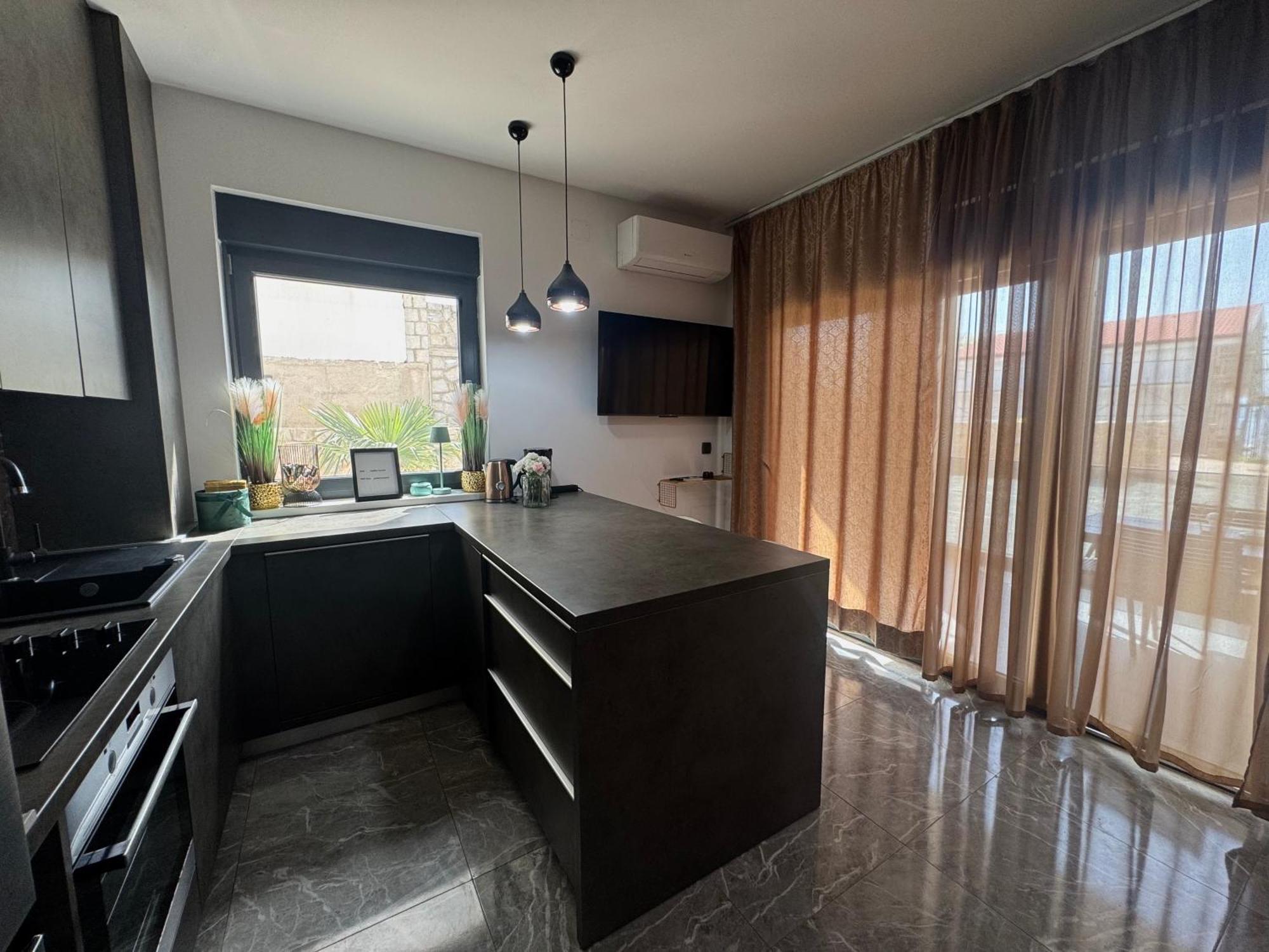 Golden Sunset Apartment Njivice Luaran gambar